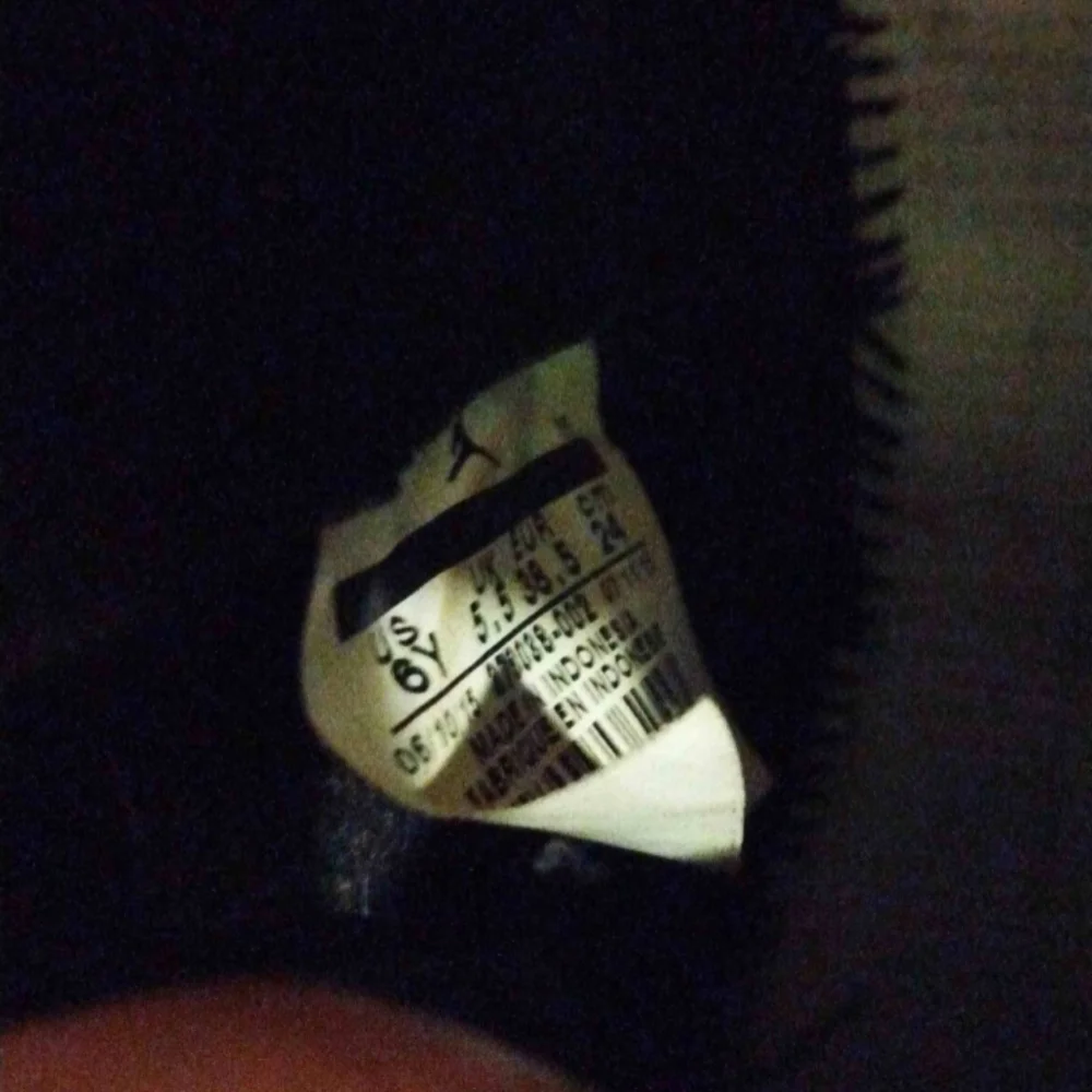 Used Jordans - Picture 2 of 4
